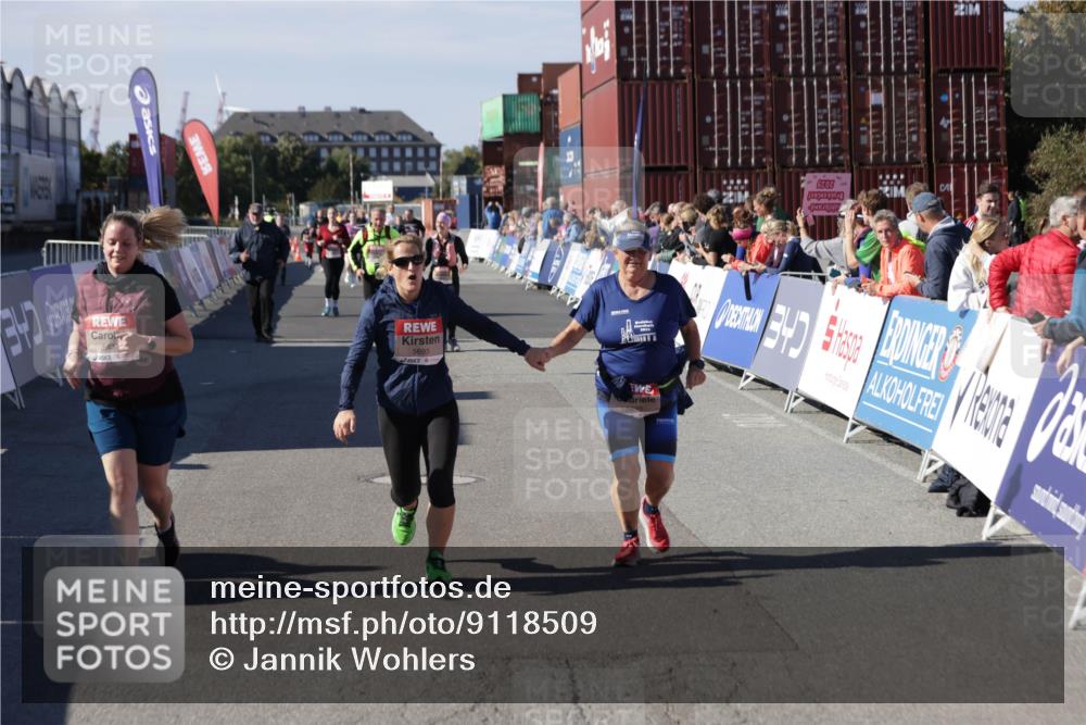 03.10.2025 - Köhlbrandbrückenlauf Jannik Wohlers http://msf.ph/oto/9118509 03.10.2025 13:34:24 Ziel 4674, 5207, 5221, 5437, 5693, 5695 meine-sportfotos.de