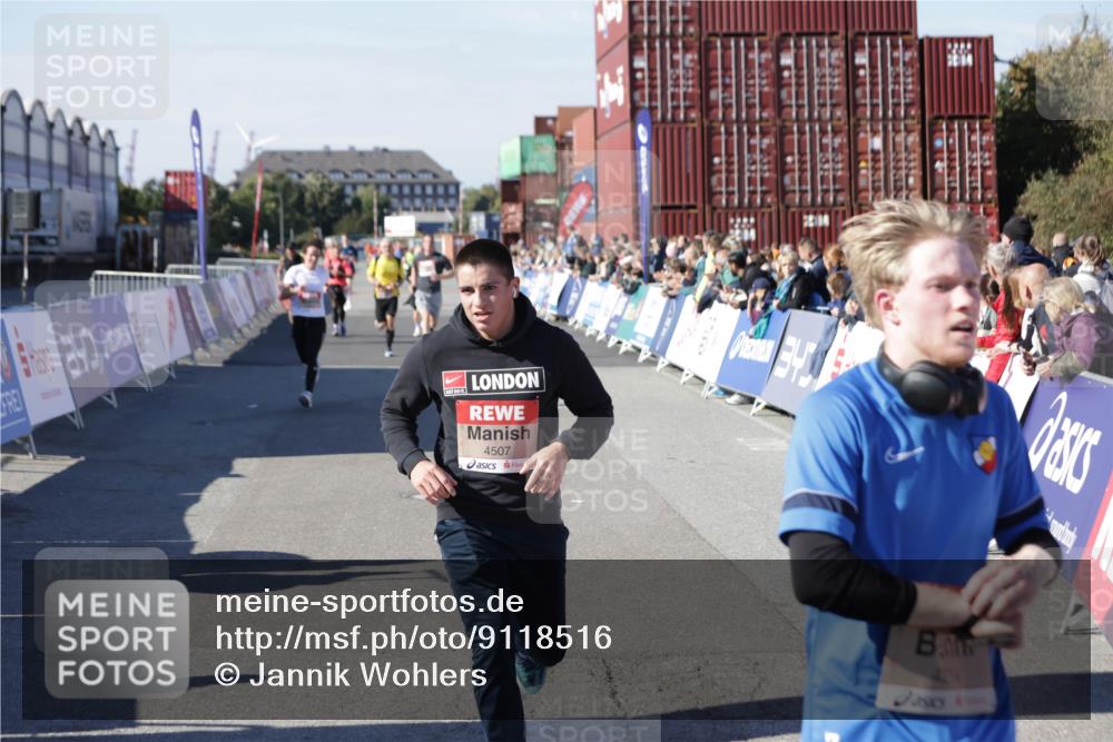 03.10.2025 - Köhlbrandbrückenlauf Jannik Wohlers http://msf.ph/oto/9118516 03.10.2025 13:03:34 Ziel 4214, 4225, 4252, 4300, 4422, 4454, 4507, 5707, 5799, 6025, 6194, 6207, 6632 meine-sportfotos.de