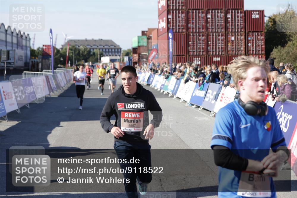 03.10.2025 - Köhlbrandbrückenlauf Jannik Wohlers http://msf.ph/oto/9118522 03.10.2025 13:03:34 Ziel 4214, 4225, 4252, 4300, 4422, 4454, 4507, 5707, 5799, 6025, 6194, 6207, 6632 meine-sportfotos.de