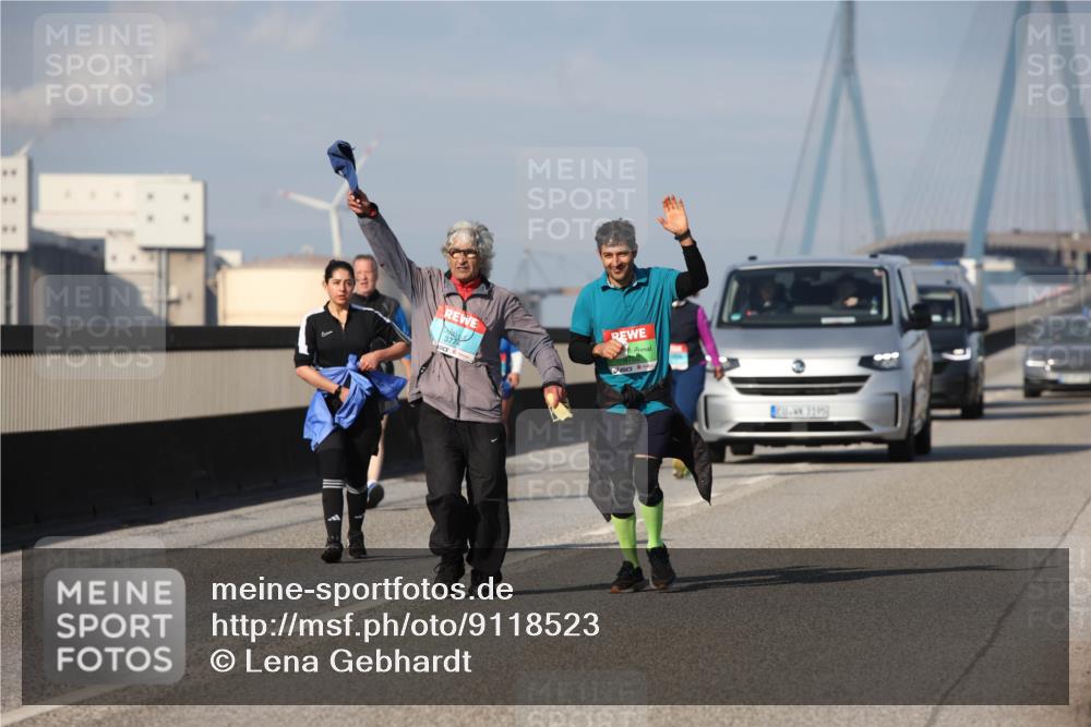 03.10.2025 - Köhlbrandbrückenlauf Lena Gebhardt http://msf.ph/oto/9118523 03.10.2025 10:25:43 Position 2 3199 meine-sportfotos.de
