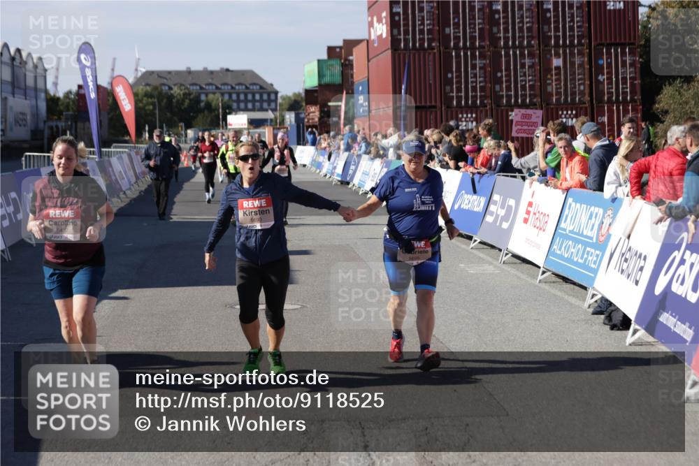 03.10.2025 - Köhlbrandbrückenlauf Jannik Wohlers http://msf.ph/oto/9118525 03.10.2025 13:34:24 Ziel 4674, 5207, 5221, 5437, 5693, 5695 meine-sportfotos.de