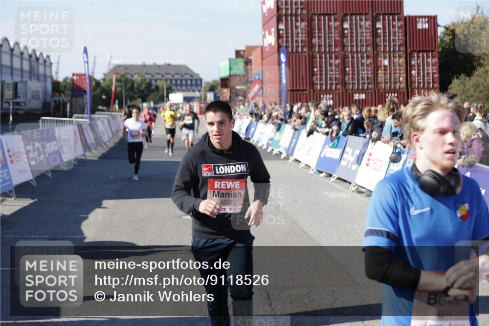 03.10.2025 - Köhlbrandbrückenlauf Jannik Wohlers http://msf.ph/oto/9118526 03.10.2025 13:03:34 Ziel 4214, 4225, 4252, 4300, 4422, 4454, 4507, 5707, 5799, 6025, 6194, 6207, 6632 meine-sportfotos.de