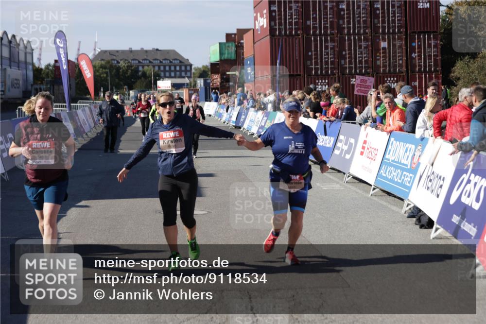 03.10.2025 - Köhlbrandbrückenlauf Jannik Wohlers http://msf.ph/oto/9118534 03.10.2025 13:34:24 Ziel 4674, 5207, 5221, 5437, 5693, 5695 meine-sportfotos.de