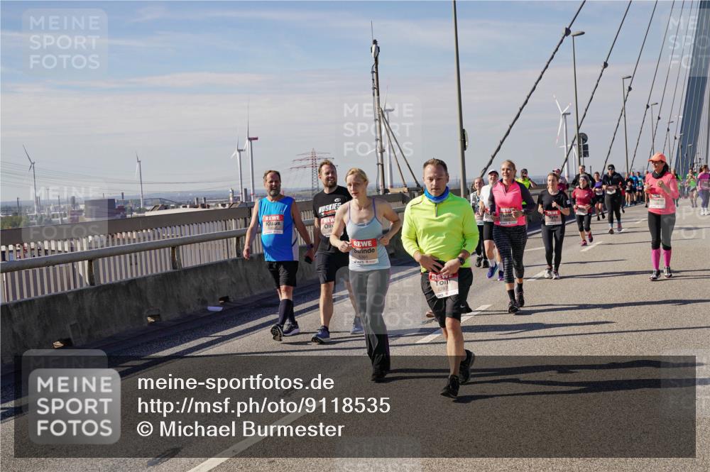 03.10.2025 - Köhlbrandbrückenlauf Michael Burmester http://msf.ph/oto/9118535 03.10.2025 12:59:52 Position 2 6287 meine-sportfotos.de