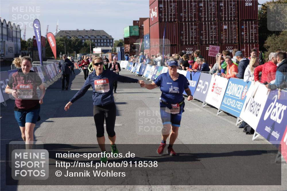 03.10.2025 - Köhlbrandbrückenlauf Jannik Wohlers http://msf.ph/oto/9118538 03.10.2025 13:34:24 Ziel 4674, 5207, 5221, 5437, 5693, 5695 meine-sportfotos.de