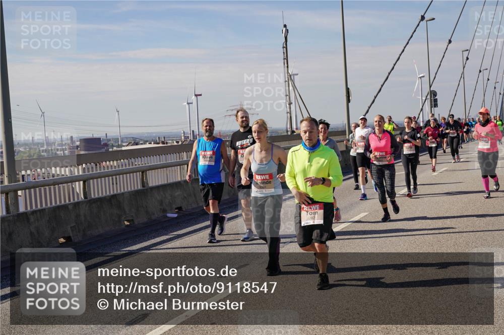 03.10.2025 - Köhlbrandbrückenlauf Michael Burmester http://msf.ph/oto/9118547 03.10.2025 12:59:52 Position 2 6287 meine-sportfotos.de