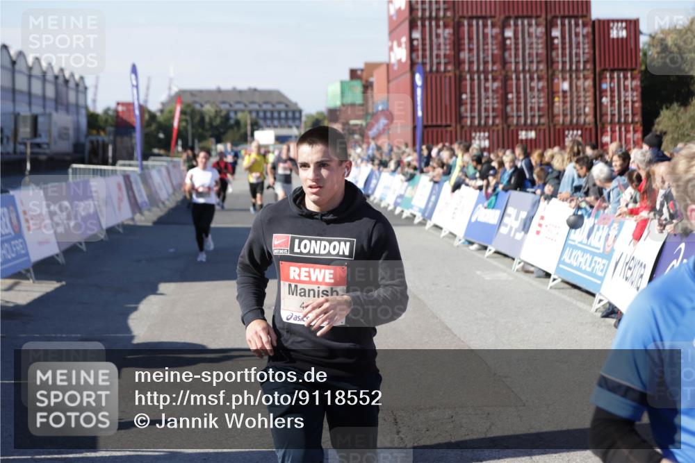 03.10.2025 - Köhlbrandbrückenlauf Jannik Wohlers http://msf.ph/oto/9118552 03.10.2025 13:03:35 Ziel 4214, 4225, 4252, 4300, 4422, 4454, 4507, 5707, 5799, 6025, 6194, 6207, 6632 meine-sportfotos.de