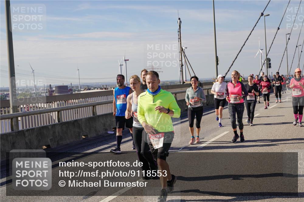 03.10.2025 - Köhlbrandbrückenlauf Michael Burmester http://msf.ph/oto/9118553 03.10.2025 12:59:53 Position 2 6287 meine-sportfotos.de