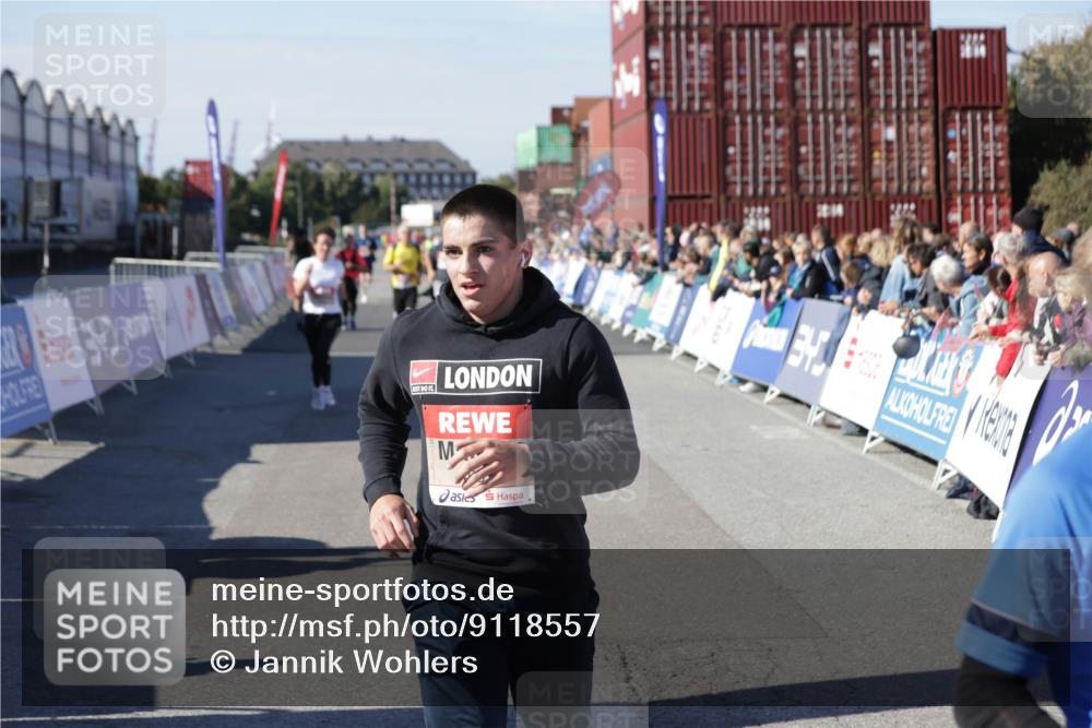 03.10.2025 - Köhlbrandbrückenlauf Jannik Wohlers http://msf.ph/oto/9118557 03.10.2025 13:03:35 Ziel 4214, 4225, 4252, 4300, 4422, 4454, 4507, 5707, 5799, 6025, 6194, 6207, 6632 meine-sportfotos.de