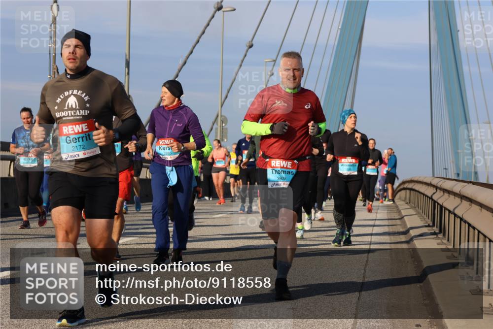 03.10.2025 - Köhlbrandbrückenlauf Strokosch-Dieckow http://msf.ph/oto/9118558 03.10.2025 09:52:29 Position 2 2172, 2885, 2800, 1538 meine-sportfotos.de
