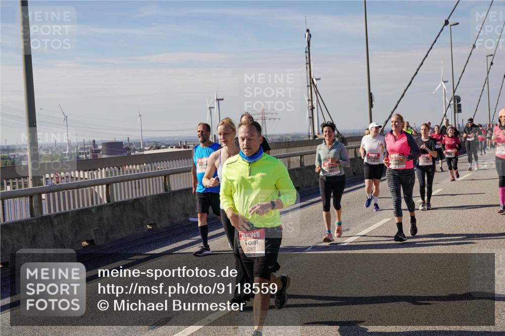03.10.2025 - Köhlbrandbrückenlauf Michael Burmester http://msf.ph/oto/9118559 03.10.2025 12:59:53 Position 2 6287 meine-sportfotos.de