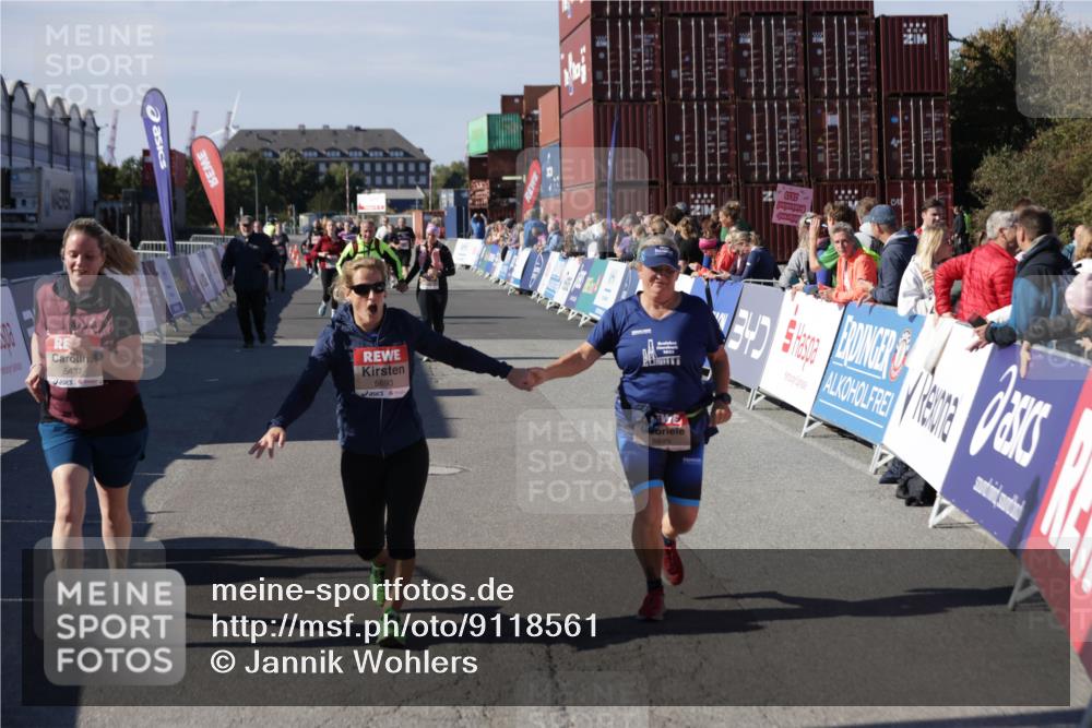 03.10.2025 - Köhlbrandbrückenlauf Jannik Wohlers http://msf.ph/oto/9118561 03.10.2025 13:34:24 Ziel 4674, 5207, 5221, 5437, 5693, 5695 meine-sportfotos.de