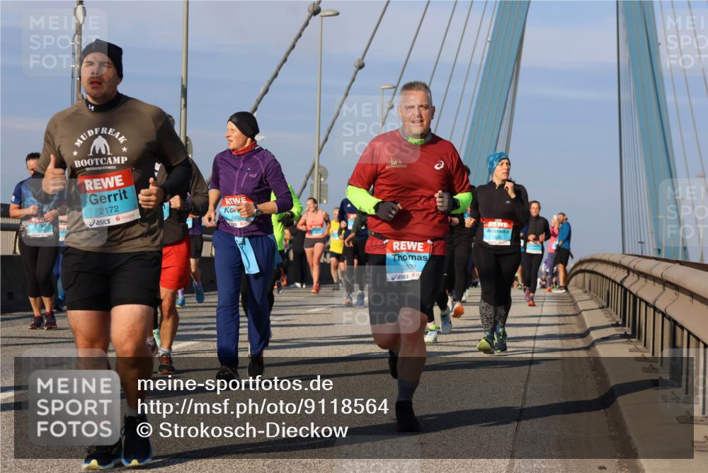 03.10.2025 - Köhlbrandbrückenlauf Strokosch-Dieckow http://msf.ph/oto/9118564 03.10.2025 09:52:29 Position 2 2172, 2885, 2800 meine-sportfotos.de