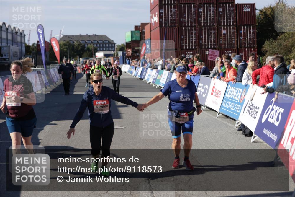 03.10.2025 - Köhlbrandbrückenlauf Jannik Wohlers http://msf.ph/oto/9118573 03.10.2025 13:34:25 Ziel 4674, 4702, 4754, 5207, 5221, 5437, 5693, 5695 meine-sportfotos.de