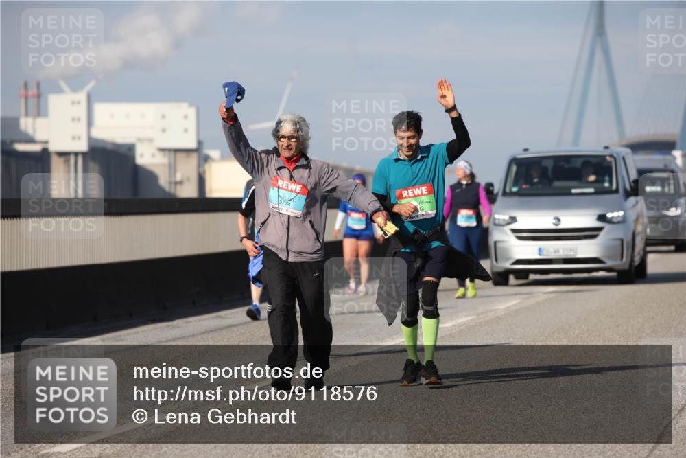 03.10.2025 - Köhlbrandbrückenlauf Lena Gebhardt http://msf.ph/oto/9118576 03.10.2025 10:25:45 Position 2 3774, 12 meine-sportfotos.de