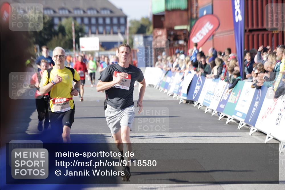 03.10.2025 - Köhlbrandbrückenlauf Jannik Wohlers http://msf.ph/oto/9118580 03.10.2025 13:03:37 Ziel 4063, 4214, 4252, 4274, 4300, 4422, 4454, 4507, 5639, 5707, 5799, 6025, 6194, 6207 meine-sportfotos.de