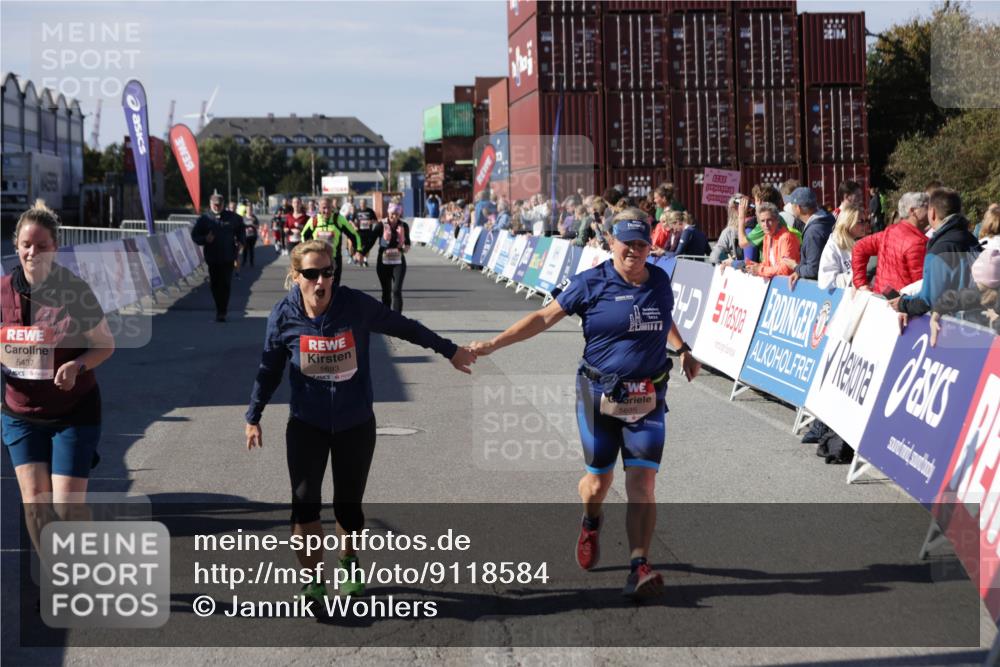03.10.2025 - Köhlbrandbrückenlauf Jannik Wohlers http://msf.ph/oto/9118584 03.10.2025 13:34:25 Ziel 4674, 4702, 4754, 5207, 5221, 5437, 5693, 5695 meine-sportfotos.de