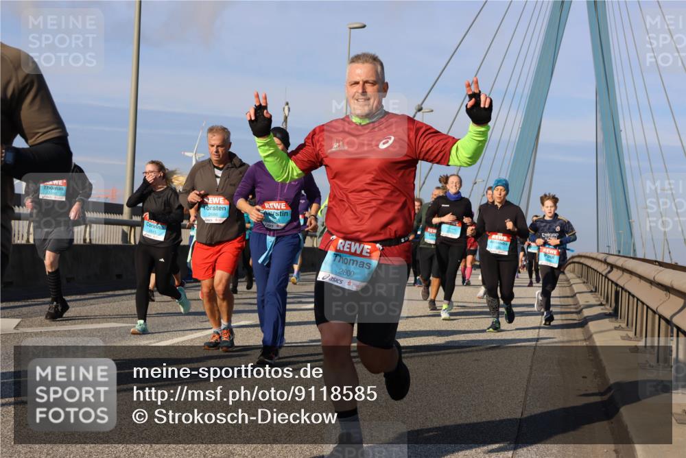 03.10.2025 - Köhlbrandbrückenlauf Strokosch-Dieckow http://msf.ph/oto/9118585 03.10.2025 09:52:31 Position 2 2641, 2886, 2800 meine-sportfotos.de