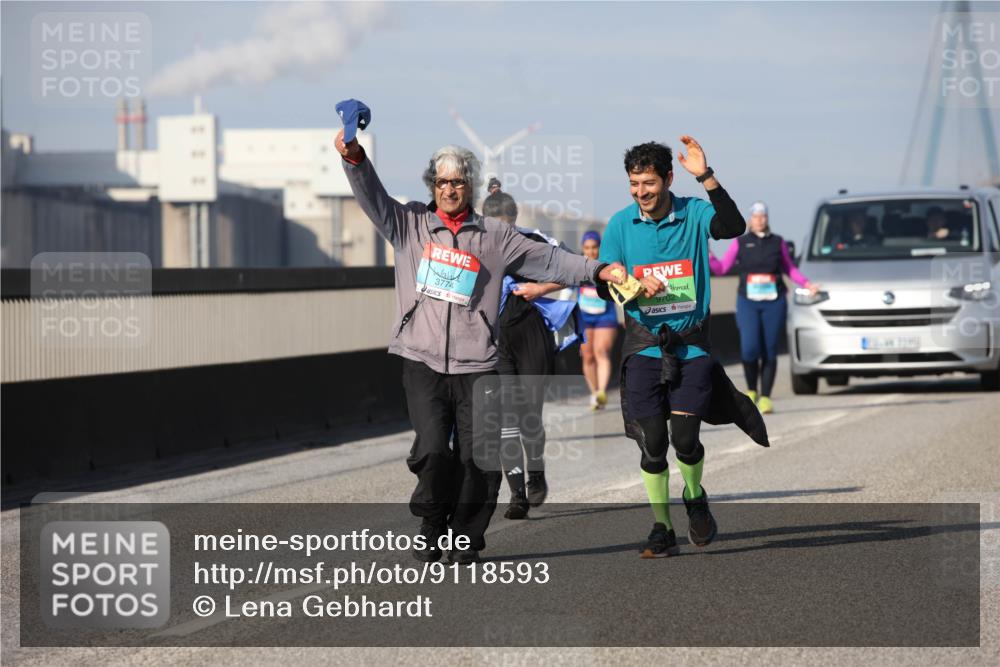 03.10.2025 - Köhlbrandbrückenlauf Lena Gebhardt http://msf.ph/oto/9118593 03.10.2025 10:25:46 Position 2 3774, 9702 meine-sportfotos.de