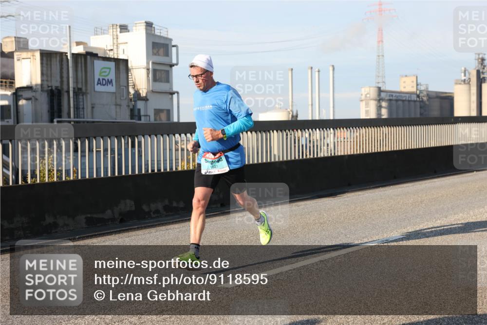 03.10.2025 - Köhlbrandbrückenlauf Lena Gebhardt http://msf.ph/oto/9118595 03.10.2025 09:44:53 Position 2 1021 meine-sportfotos.de