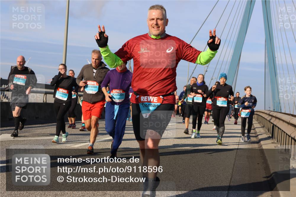 03.10.2025 - Köhlbrandbrückenlauf Strokosch-Dieckow http://msf.ph/oto/9118596 03.10.2025 09:52:31 Position 2 1941, 2641, 2886, 885 meine-sportfotos.de