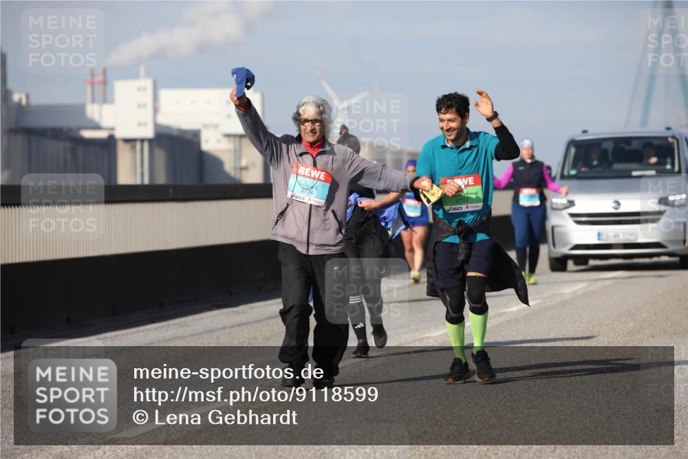 03.10.2025 - Köhlbrandbrückenlauf Lena Gebhardt http://msf.ph/oto/9118599 03.10.2025 10:25:46 Position 2 3774, 9702 meine-sportfotos.de