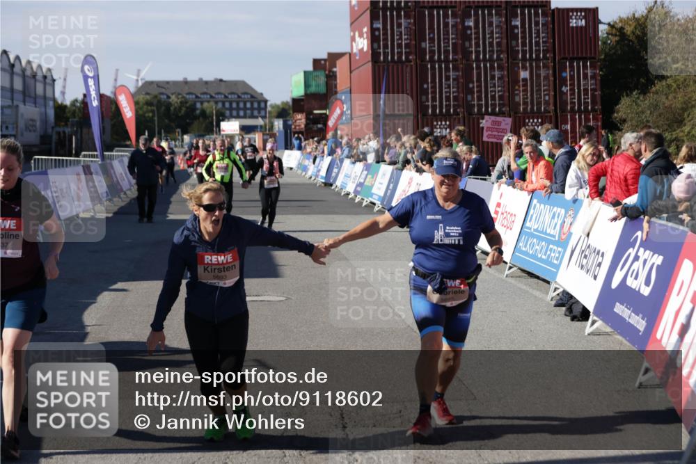 03.10.2025 - Köhlbrandbrückenlauf Jannik Wohlers http://msf.ph/oto/9118602 03.10.2025 13:34:25 Ziel 4674, 4702, 4754, 5207, 5221, 5437, 5693, 5695 meine-sportfotos.de