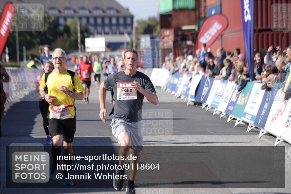 03.10.2025 - Köhlbrandbrückenlauf Jannik Wohlers http://msf.ph/oto/9118604 03.10.2025 13:03:38 Ziel 4063, 4214, 4252, 4274, 4300, 4422, 4454, 4507, 5639, 5707, 5799, 6025, 6194, 6207 meine-sportfotos.de
