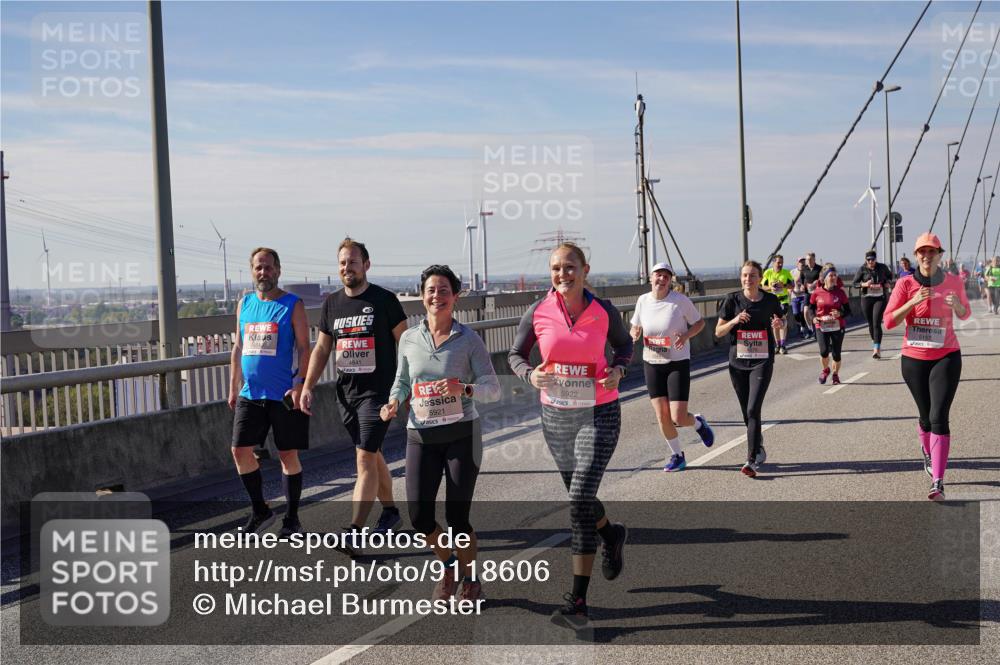 03.10.2025 - Köhlbrandbrückenlauf Michael Burmester http://msf.ph/oto/9118606 03.10.2025 12:59:55 Position 2 4841, 5921, 5922 meine-sportfotos.de