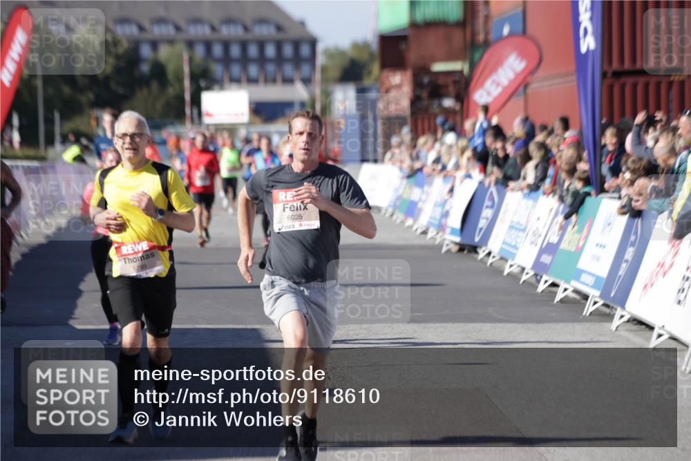03.10.2025 - Köhlbrandbrückenlauf Jannik Wohlers http://msf.ph/oto/9118610 03.10.2025 13:03:38 Ziel 4063, 4214, 4252, 4274, 4300, 4422, 4454, 4507, 5639, 5707, 5799, 6025, 6194, 6207 meine-sportfotos.de