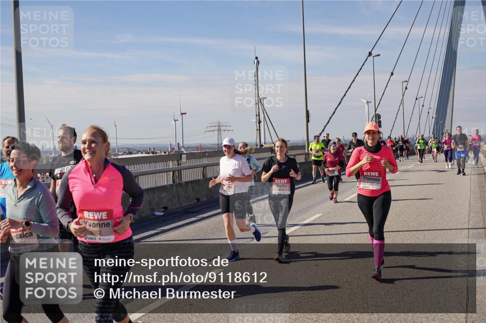 03.10.2025 - Köhlbrandbrückenlauf Michael Burmester http://msf.ph/oto/9118612 03.10.2025 12:59:55 Position 2 5921, 6922, 15157 meine-sportfotos.de