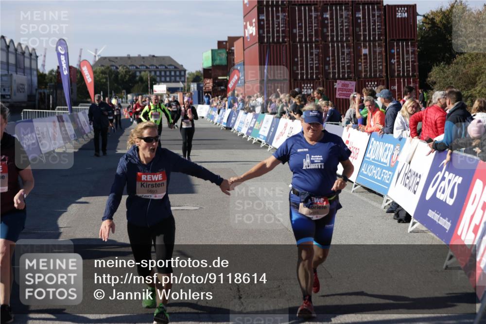 03.10.2025 - Köhlbrandbrückenlauf Jannik Wohlers http://msf.ph/oto/9118614 03.10.2025 13:34:25 Ziel 4674, 4702, 4754, 5207, 5221, 5437, 5693, 5695 meine-sportfotos.de