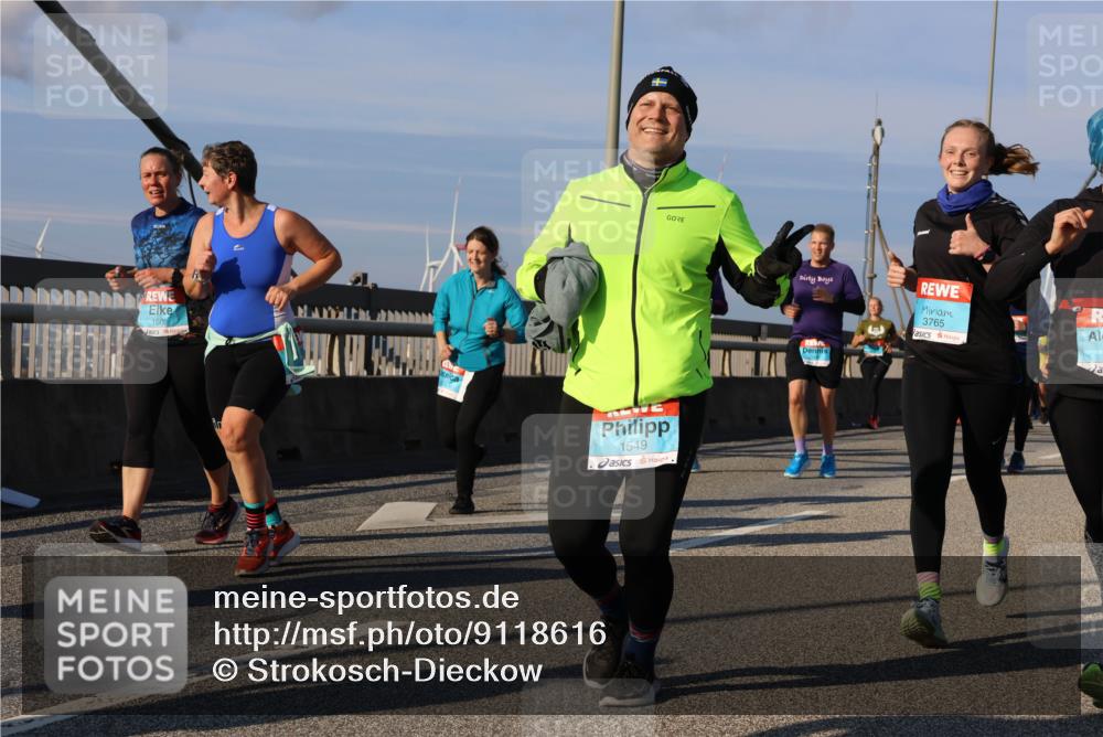 03.10.2025 - Köhlbrandbrückenlauf Strokosch-Dieckow http://msf.ph/oto/9118616 03.10.2025 09:52:33 Position 2 1502, 1549, 3765 meine-sportfotos.de