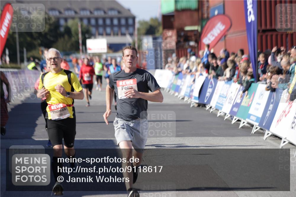 03.10.2025 - Köhlbrandbrückenlauf Jannik Wohlers http://msf.ph/oto/9118617 03.10.2025 13:03:38 Ziel 4063, 4214, 4252, 4274, 4300, 4422, 4454, 4507, 5639, 5707, 5799, 6025, 6194, 6207 meine-sportfotos.de