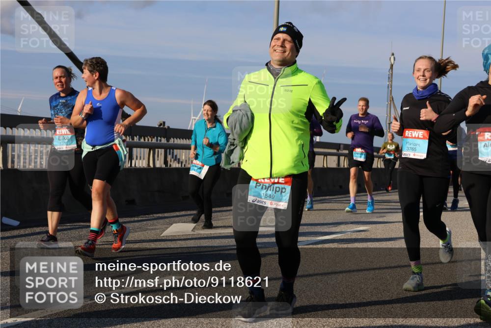 03.10.2025 - Köhlbrandbrückenlauf Strokosch-Dieckow http://msf.ph/oto/9118621 03.10.2025 09:52:34 Position 2 1502, 1549, 3765 meine-sportfotos.de