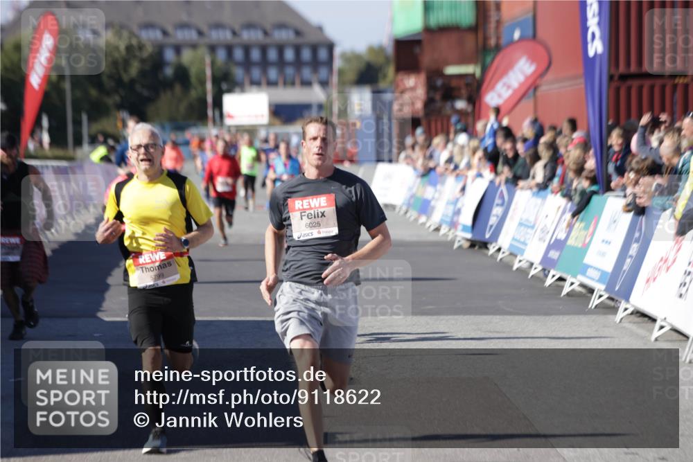 03.10.2025 - Köhlbrandbrückenlauf Jannik Wohlers http://msf.ph/oto/9118622 03.10.2025 13:03:38 Ziel 4063, 4214, 4252, 4274, 4300, 4422, 4454, 4507, 5639, 5707, 5799, 6025, 6194, 6207 meine-sportfotos.de