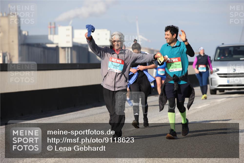 03.10.2025 - Köhlbrandbrückenlauf Lena Gebhardt http://msf.ph/oto/9118623 03.10.2025 10:25:46 Position 2 3774, 9702 meine-sportfotos.de