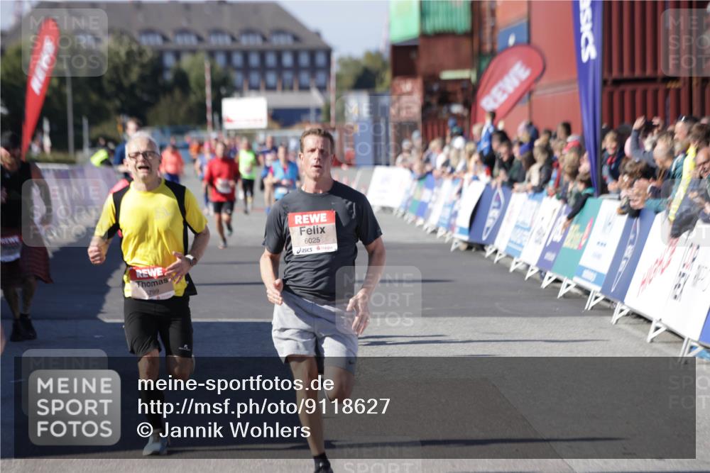 03.10.2025 - Köhlbrandbrückenlauf Jannik Wohlers http://msf.ph/oto/9118627 03.10.2025 13:03:38 Ziel 4063, 4214, 4252, 4274, 4300, 4422, 4454, 4507, 5639, 5707, 5799, 6025, 6194, 6207 meine-sportfotos.de
