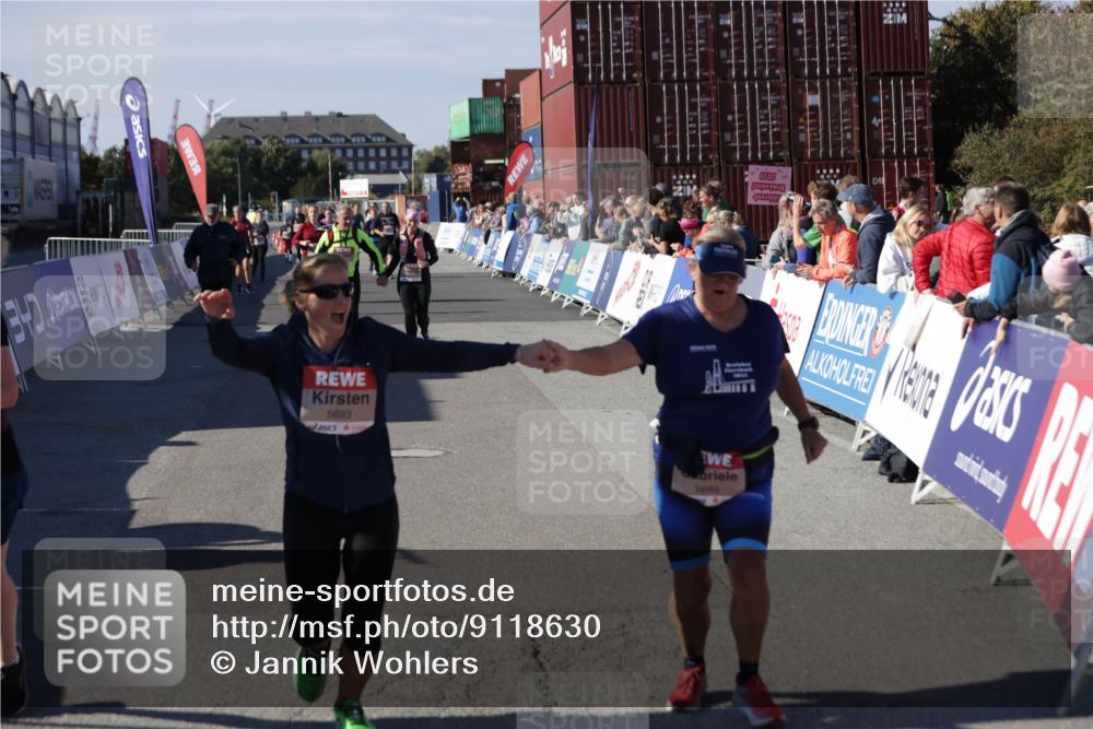 03.10.2025 - Köhlbrandbrückenlauf Jannik Wohlers http://msf.ph/oto/9118630 03.10.2025 13:34:25 Ziel 4674, 4702, 4754, 5207, 5221, 5437, 5693, 5695 meine-sportfotos.de