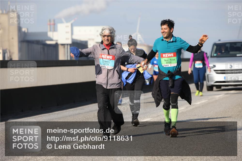 03.10.2025 - Köhlbrandbrückenlauf Lena Gebhardt http://msf.ph/oto/9118631 03.10.2025 10:25:46 Position 2 3774, 9702 meine-sportfotos.de