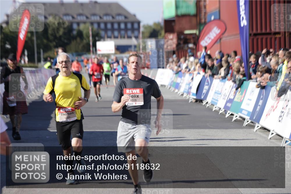 03.10.2025 - Köhlbrandbrückenlauf Jannik Wohlers http://msf.ph/oto/9118632 03.10.2025 13:03:38 Ziel 4063, 4214, 4252, 4274, 4300, 4422, 4454, 4507, 5639, 5707, 5799, 6025, 6194, 6207 meine-sportfotos.de