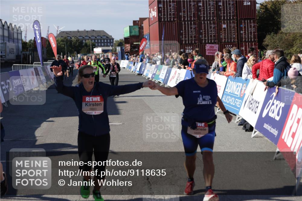 03.10.2025 - Köhlbrandbrückenlauf Jannik Wohlers http://msf.ph/oto/9118635 03.10.2025 13:34:25 Ziel 4674, 4702, 4754, 5207, 5221, 5437, 5693, 5695 meine-sportfotos.de
