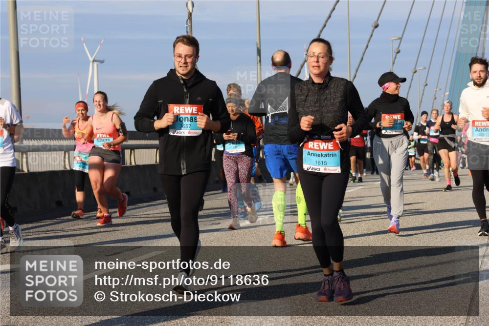 03.10.2025 - Köhlbrandbrückenlauf Strokosch-Dieckow http://msf.ph/oto/9118636 03.10.2025 09:52:38 Position 2 3557, 1615, 2254 meine-sportfotos.de