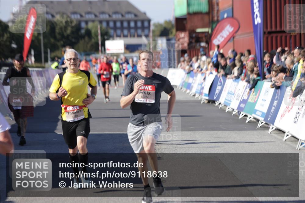 03.10.2025 - Köhlbrandbrückenlauf Jannik Wohlers http://msf.ph/oto/9118638 03.10.2025 13:03:38 Ziel 4063, 4214, 4252, 4274, 4300, 4422, 4454, 4507, 5639, 5707, 5799, 6025, 6194, 6207 meine-sportfotos.de
