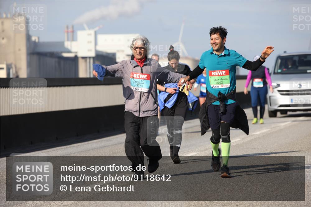 03.10.2025 - Köhlbrandbrückenlauf Lena Gebhardt http://msf.ph/oto/9118642 03.10.2025 10:25:47 Position 2 3774, 9702 meine-sportfotos.de