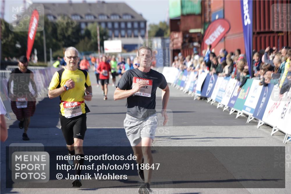03.10.2025 - Köhlbrandbrückenlauf Jannik Wohlers http://msf.ph/oto/9118647 03.10.2025 13:03:38 Ziel 4063, 4214, 4252, 4274, 4300, 4422, 4454, 4507, 5639, 5707, 5799, 6025, 6194, 6207 meine-sportfotos.de