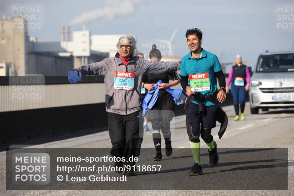03.10.2025 - Köhlbrandbrückenlauf Lena Gebhardt http://msf.ph/oto/9118657 03.10.2025 10:25:47 Position 2 3774, 9702 meine-sportfotos.de