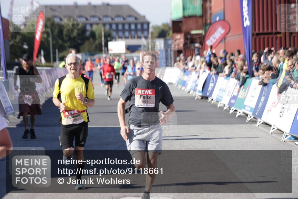 03.10.2025 - Köhlbrandbrückenlauf Jannik Wohlers http://msf.ph/oto/9118661 03.10.2025 13:03:38 Ziel 4063, 4214, 4252, 4274, 4300, 4422, 4454, 4507, 5639, 5707, 5799, 6025, 6194, 6207 meine-sportfotos.de