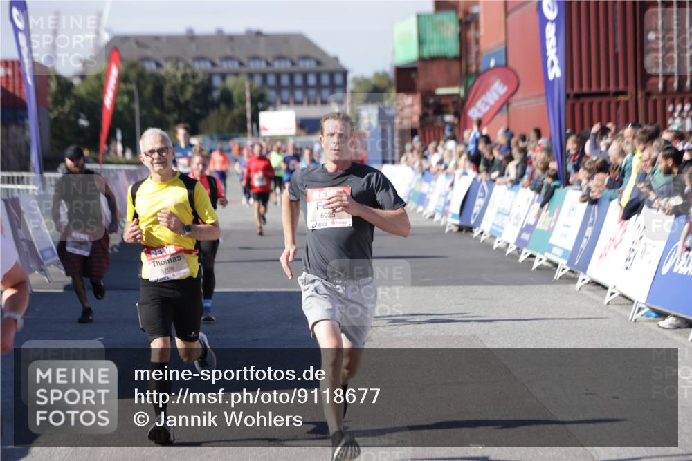 03.10.2025 - Köhlbrandbrückenlauf Jannik Wohlers http://msf.ph/oto/9118677 03.10.2025 13:03:39 Ziel 4063, 4214, 4252, 4274, 4300, 4422, 4507, 5639, 5707, 5799, 6025, 6194, 6207 meine-sportfotos.de