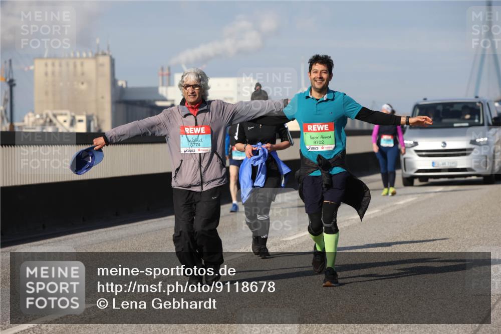 03.10.2025 - Köhlbrandbrückenlauf Lena Gebhardt http://msf.ph/oto/9118678 03.10.2025 10:25:48 Position 2 3774, 9702 meine-sportfotos.de